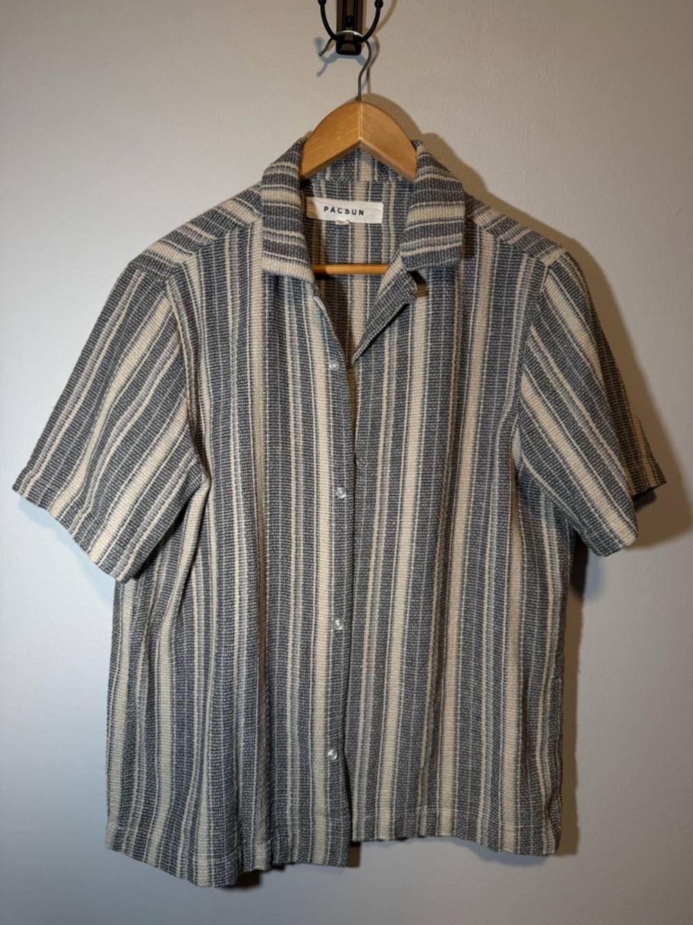 PacSun Vertical Stripe Short Sleeve Button-Up in Gray and Cream
